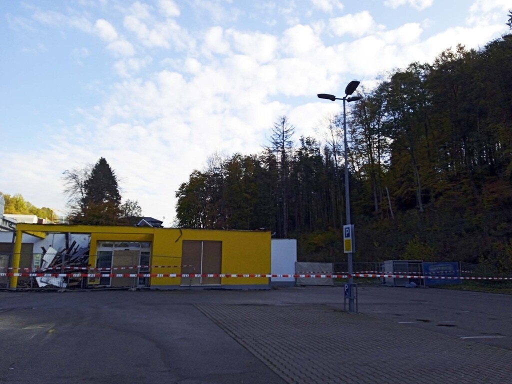 Nettomarkt Lautern: komplett abgebrannt